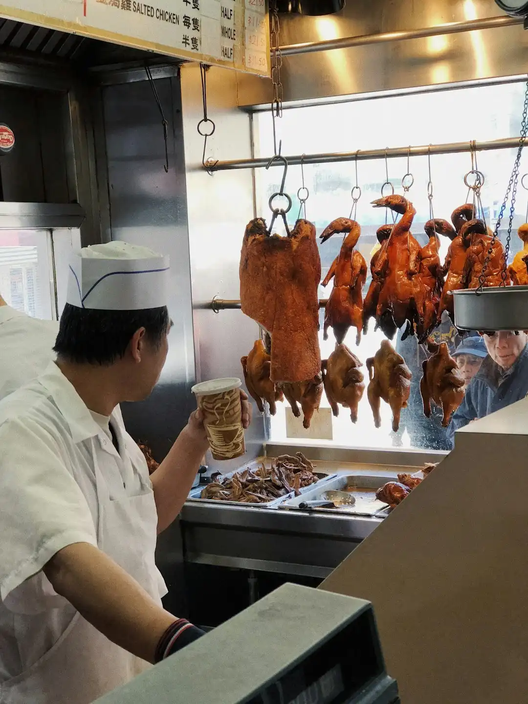 商用清洁刷与垃圾袋搭配方案:如何为物业保洁团队配置高效清洁工具正文配图 1
